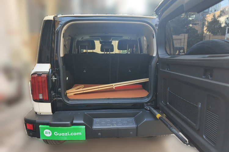 坦克300 2021款 越野版 2.0T 征服者中控内饰23