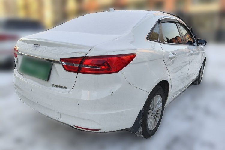 福特 福睿斯 2015款 1.5L 手动舒适型车身外观7