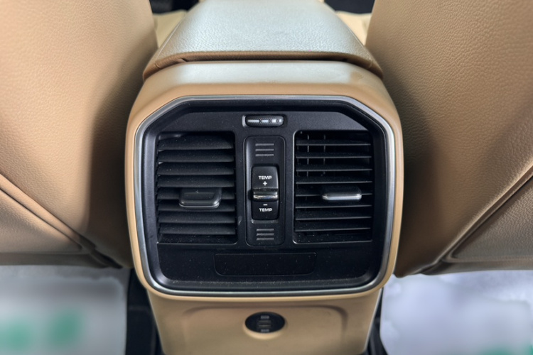 保时捷 2017款  Macan 2.0T中控内饰7002