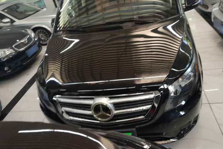 奔驰V级（平行进口） 车身外观2