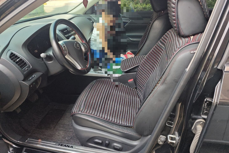 日产 天籁 2016款 2.0L XL舒适版中控内饰19