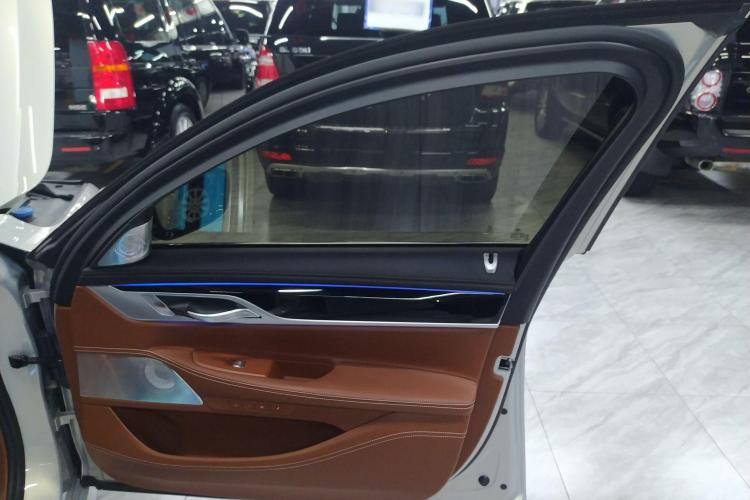 宝马7系 2018款 740Li xDrive 尊享型 M运动套装中控内饰42