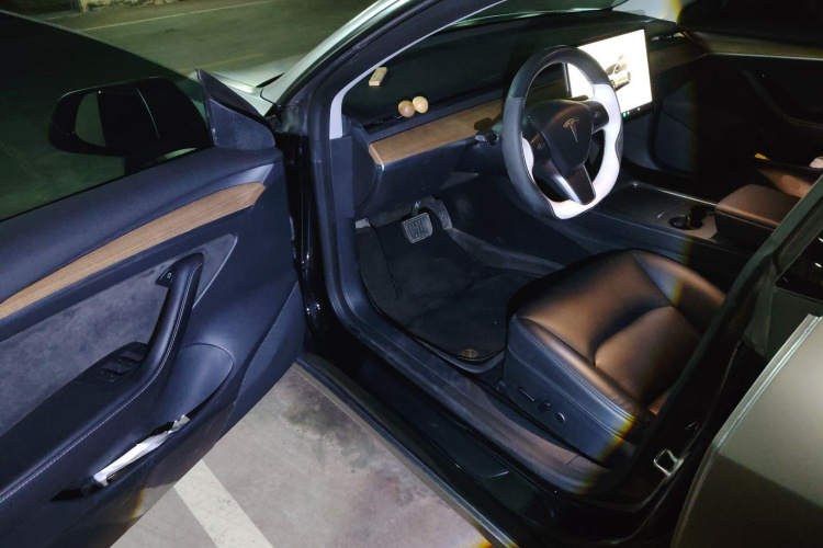 特斯拉 Model 3 2022款 后轮驱动版中控内饰20