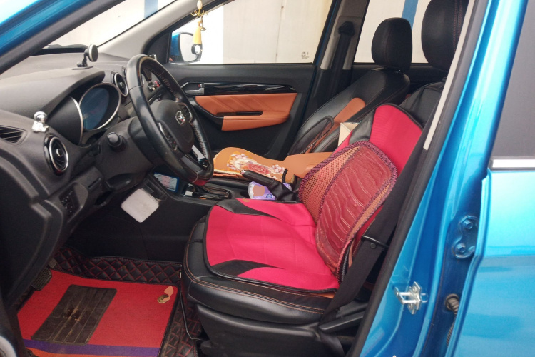 凯翼V3 2016款 1.5L 自动智联III中控内饰19