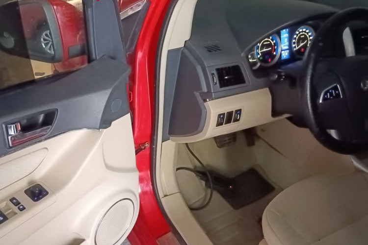 北京汽车E系列 2012款 两厢 1.5L 自动乐尚版中控内饰20