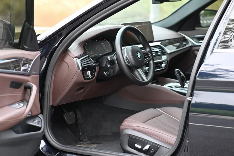 宝马5系 2021款 改款 525Li M运动套装中控内饰7005