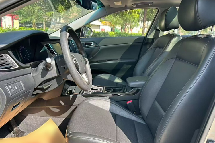 现代 名图 2016款 1.8L 自动智能型GLS中控内饰7004