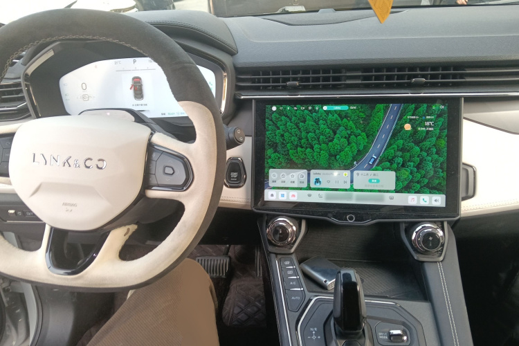 领克01 EM-P 2023款 1.5TD EM-P 晨曦版中控内饰7002