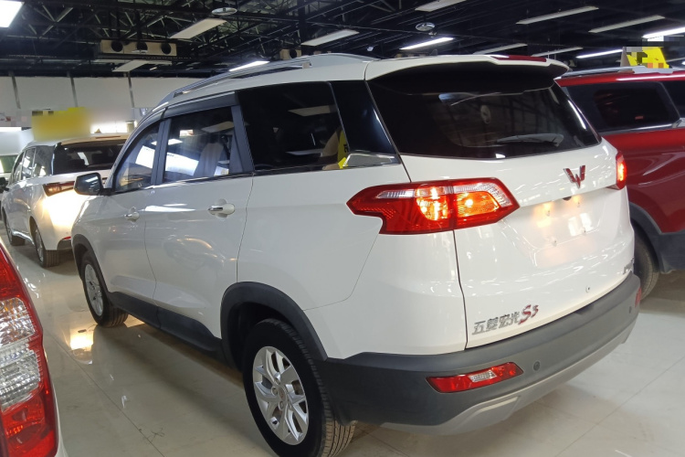 五菱汽车 五菱宏光S3 2019款 1.5L 手动豪华型 国VI车身外观6003