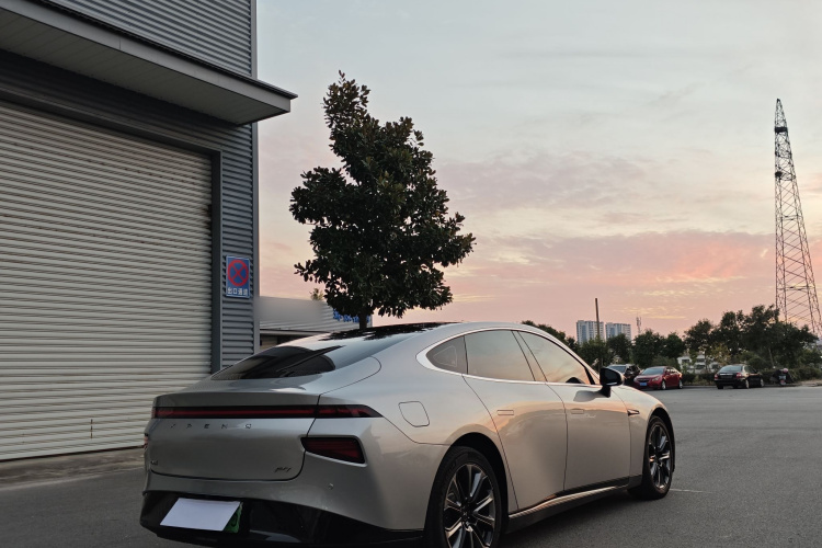 小鹏P7 2022款 480G+车身外观6008