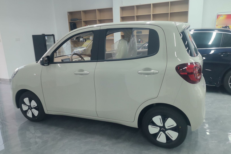 五菱汽车 宏光MINIEV 2025款 四门版 进阶款车身外观4