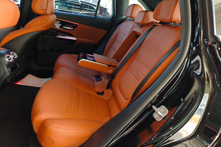 奔驰GLC 2025款 改款 GLC 260 L 4MATIC 豪华型中控内饰7004