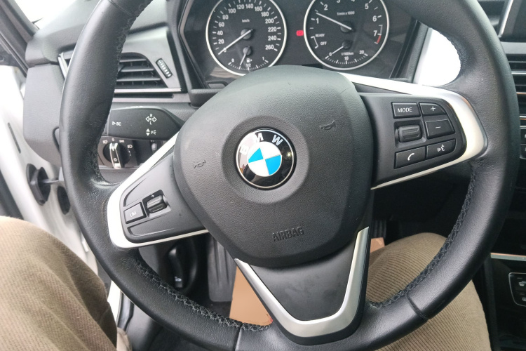 宝马2系旅行车 2016款 218i 领先型中控内饰13