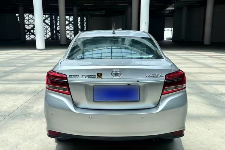 丰田 YARiS L 致享 2017款 1.5E CVT魅动版车身外观6