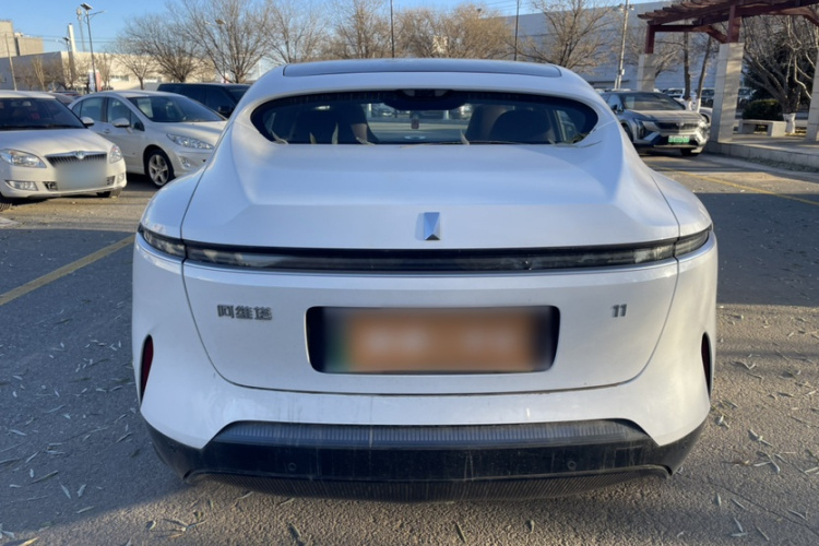 阿维塔11 2023款 鸿蒙版 智享升级款 90度 后驱版车身外观6005