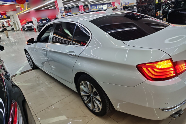 宝马5系 2017款 525Li 领先型车身外观4