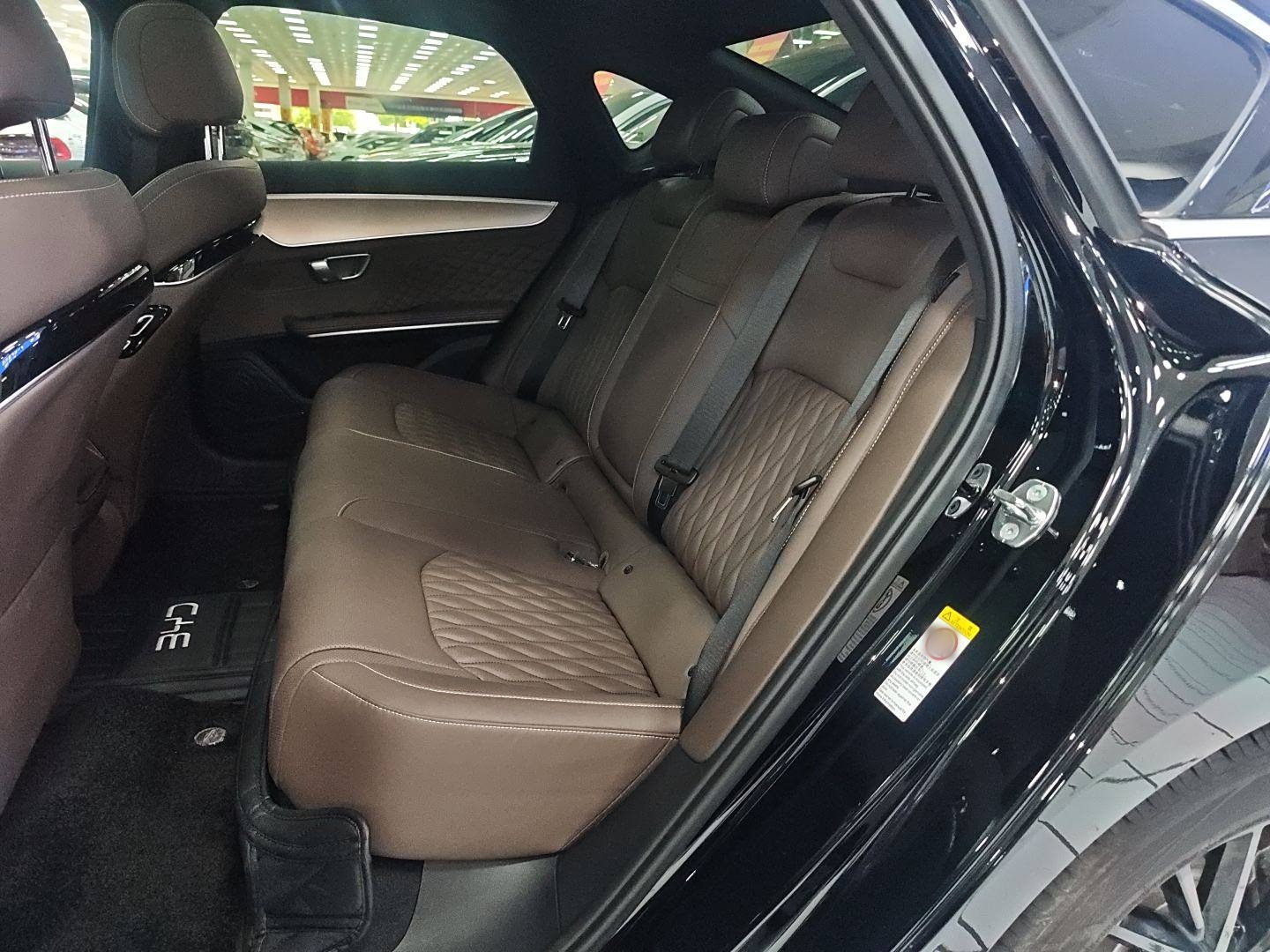 比亚迪 汉 2024款 DM-i 荣耀版 121KM 精英型