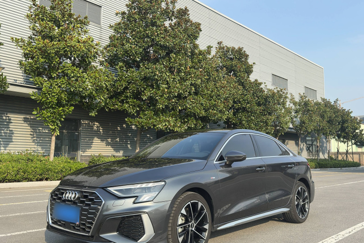 奥迪A3 2023款 改款 A3L Limousine 35 TFSI 时尚运动型车身外观1