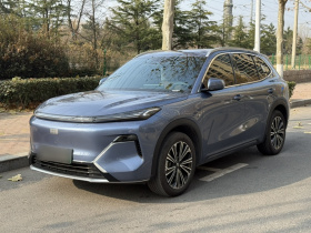 吉利银河 银河星舰7 EM-i 2025款 120km 领航版