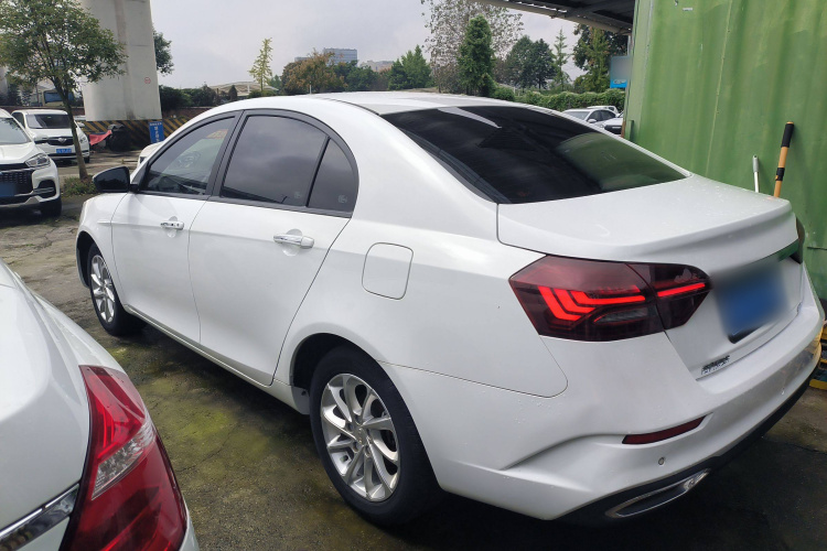 吉利汽车 帝豪 2021款 UP 1.5L 手动豪华型车身外观4