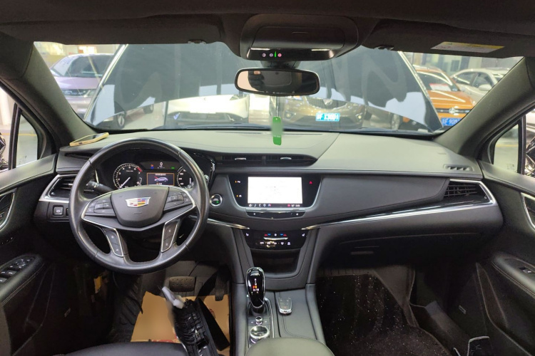 凯迪拉克XT5 2022款 2.0T 两驱豪华型中控内饰12