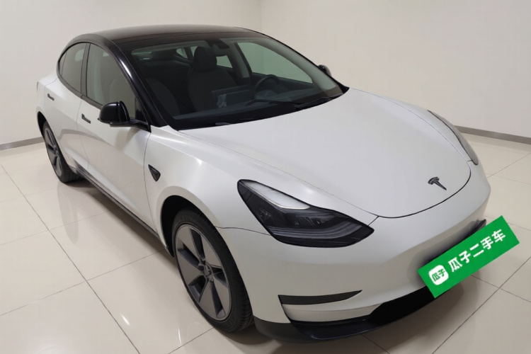 特斯拉 Model 3 2022款 后轮驱动版车身外观3