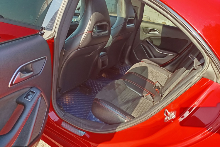 奔驰CLA 2018款 CLA 220 4MATIC中控内饰7003