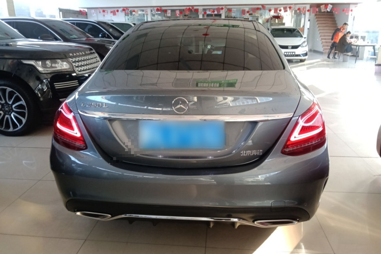 奔驰C级 2020款 C 260 L 运动版车身外观6