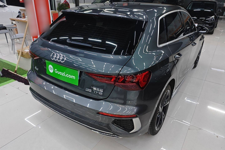 奥迪A3 2023款 改款 Sportback 35 TFSI 时尚运动型车身外观7
