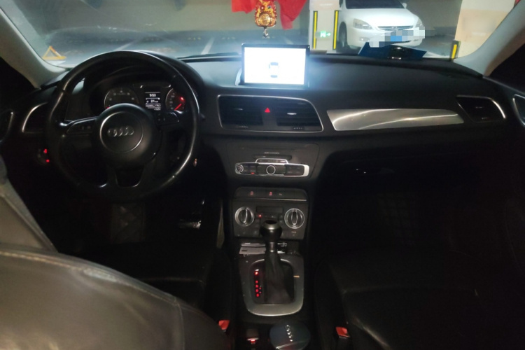 奥迪Q3 2015款 35 TFSI 舒适型中控内饰12