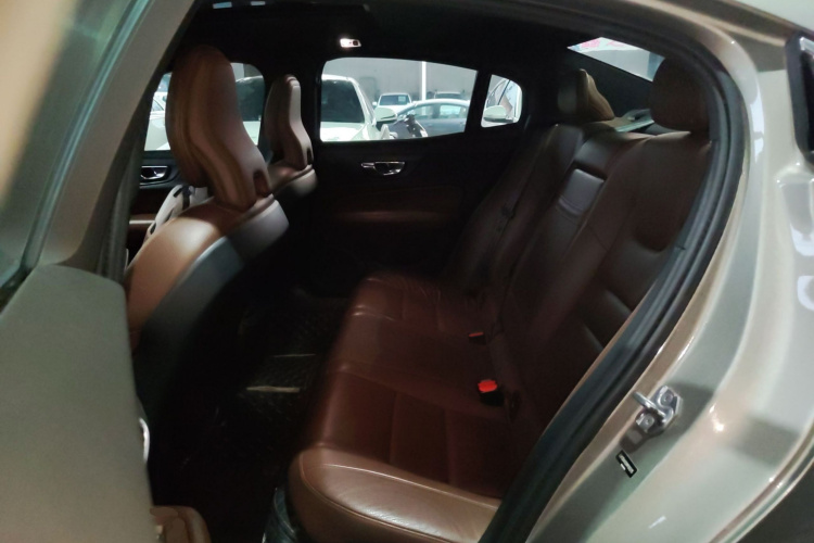 沃尔沃S60 2020款 T4 智逸豪华版中控内饰21