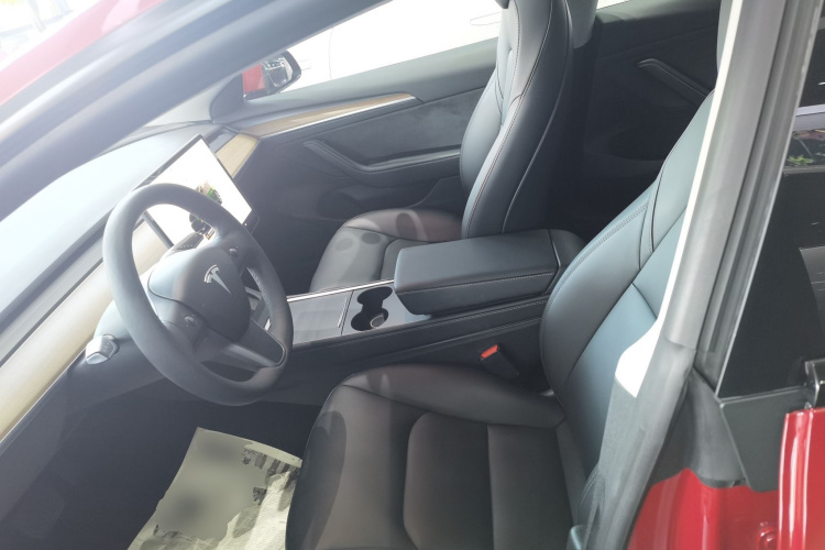 特斯拉 Model 3 2022款 后轮驱动版中控内饰19