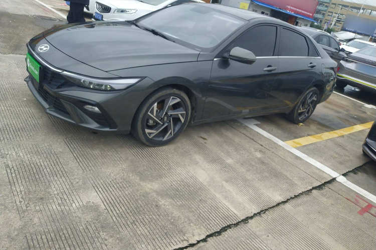 现代 伊兰特 2023款 1.5L CVT GLX精英版车身外观4