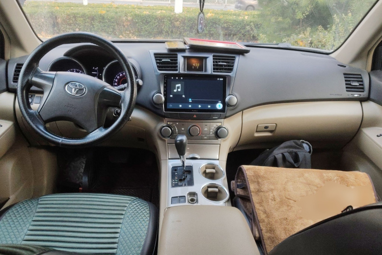 丰田 汉兰达 2012款 2.7L 两驱5座精英版中控内饰7002