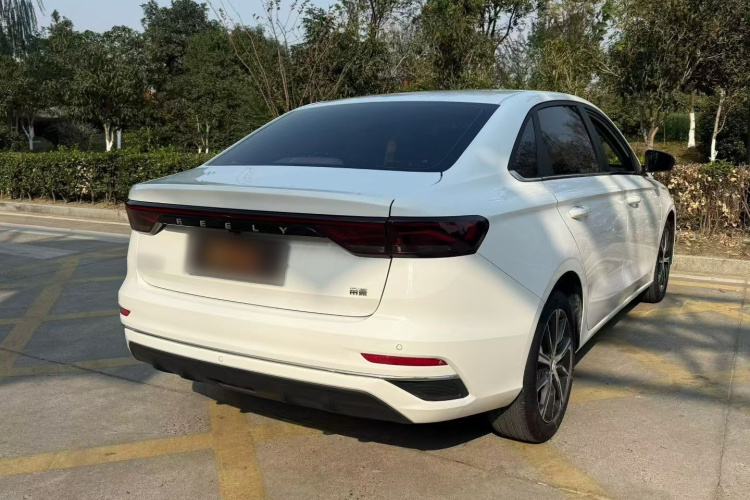 吉利汽车 帝豪 2022款 第4代 1.5L CVT尊贵型车身外观6004