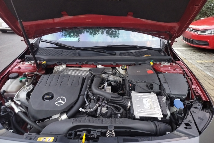 奔驰A级 2021款 A 200 L 运动轿车动感型机舱底盘24