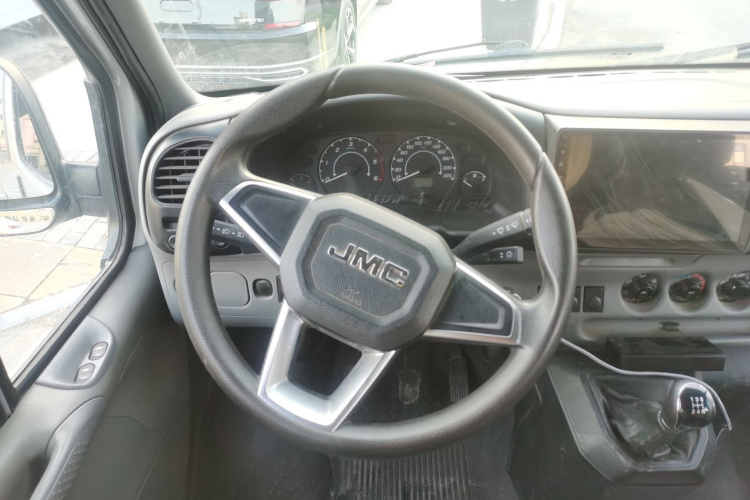 江铃 特顺 2019款 2.8T商运型长轴中顶6座后单胎国VI JX493中控内饰13