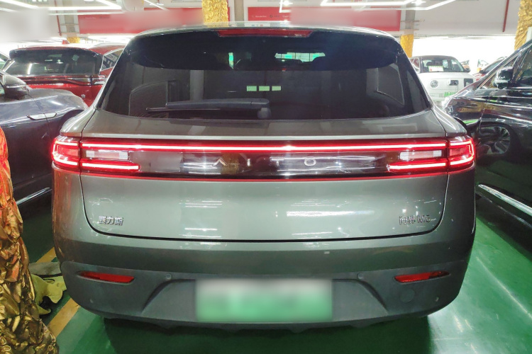 鸿蒙智行 问界M5 2022款 增程四驱性能版车身外观6004