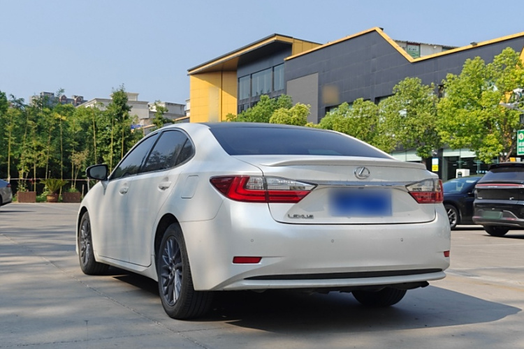 雷克萨斯ES 2017款 200 30周年纪念版车身外观6004