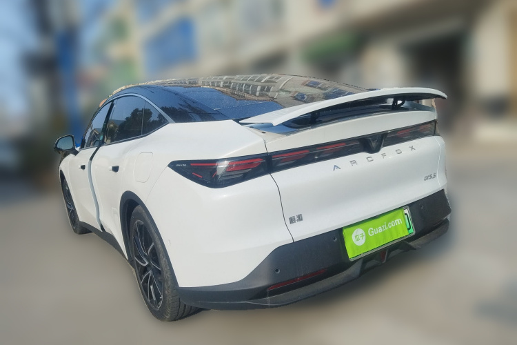 ARCFOX极狐 极狐 阿尔法S5 2024款 560MAX 185kW车身外观5