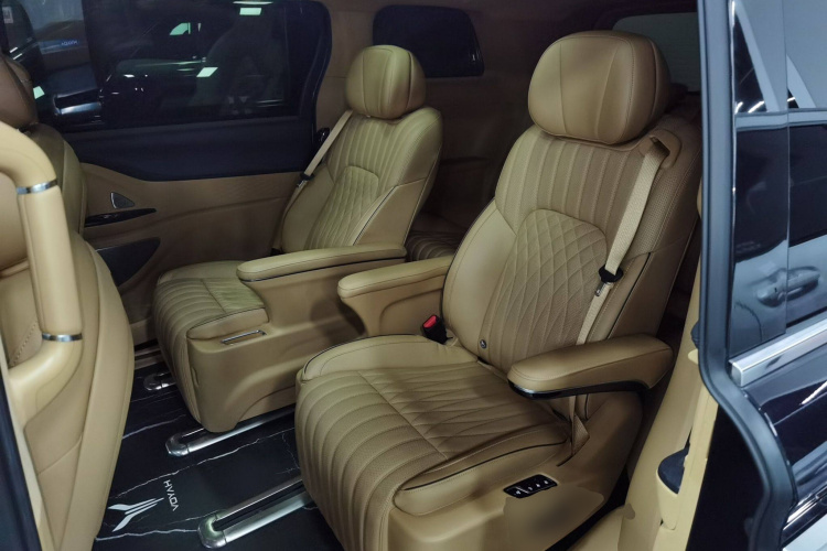 岚图汽车 岚图梦想家 2024款 PHEV 超长续航旗舰版中控内饰7004