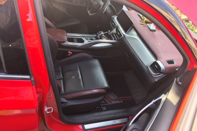 吉利汽车 缤越 2019款 运动款 260T DCT Battle 国VI局部细节9005