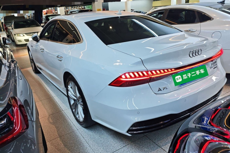 奥迪A7L 2022款 55 TFSI quattro S-line 志远型流晶套装车身外观6003