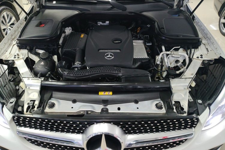 奔驰GLC轿跑 2017款 GLC 200 4MATIC 轿跑SUV机舱底盘24