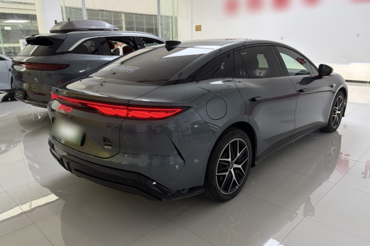 比亚迪 汉L 2025款 DM-p 四驱激光雷达旗舰型车身外观6001