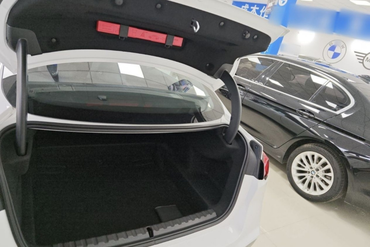 宝马2系 2025款 225L M运动曜夜套装中控内饰7010