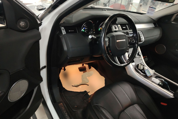 路虎 揽胜极光 2017款 2.0T 英伦锋尚版中控内饰20