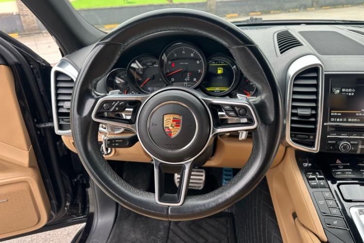 保时捷 2015款 Cayenne 3.0T中控内饰7003