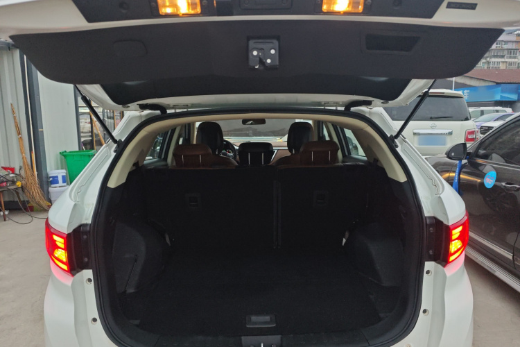 东南DX7 2018款 1.5T 自动荣耀版机舱底盘23