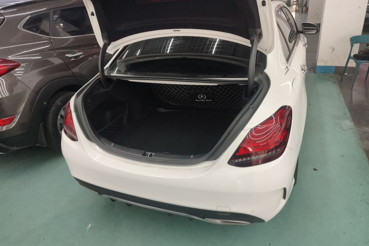 奔驰C级 2020款 改款 C 260 L 运动版局部细节23